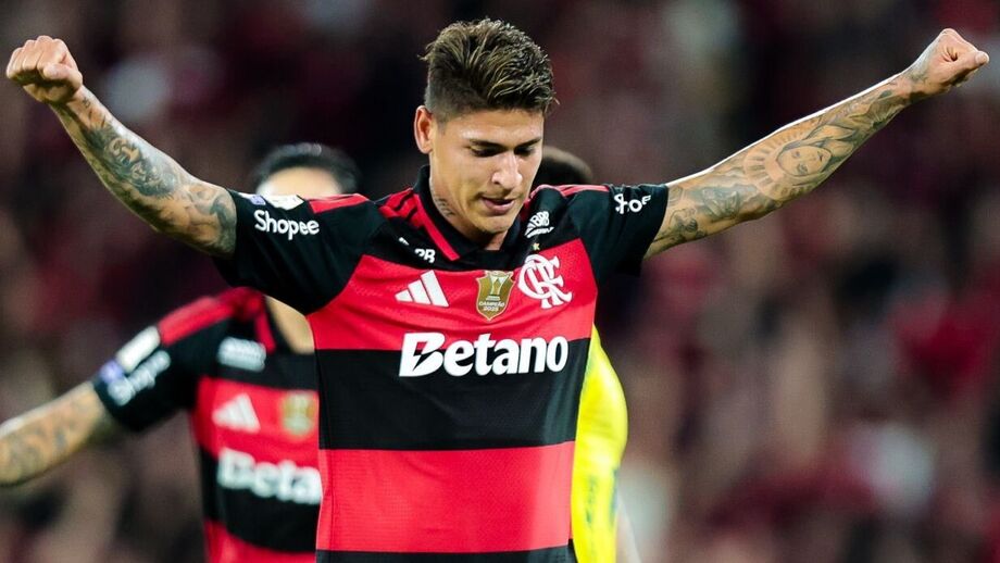 Jorge Carrascal celebra golo do Flamengo frente ao Mirassol