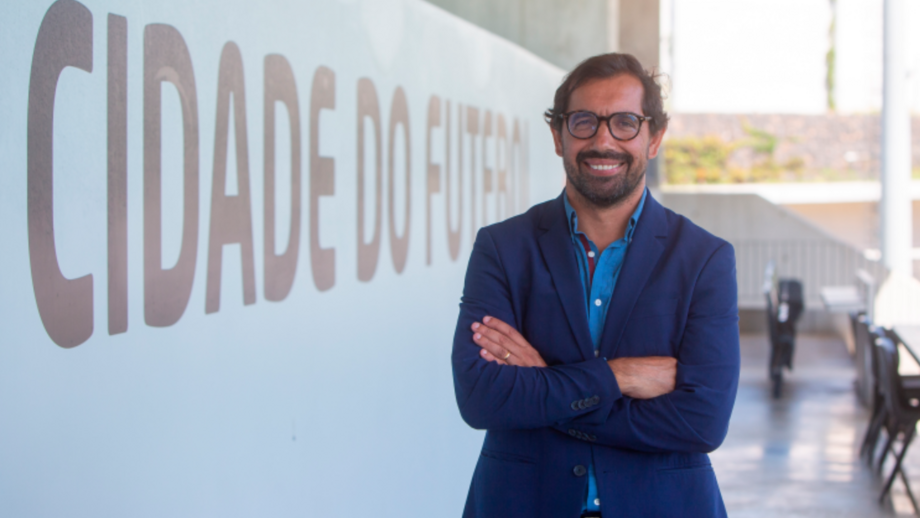Óscar Tojo na Cidade do Futebol