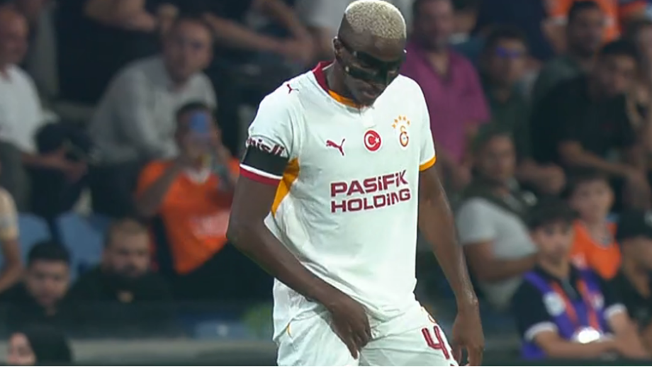 Osimhen sai lesionado do jogo contra o Basaksehir