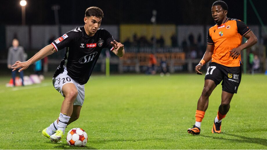 Diogo Brasido em ação pelo Polonia Warsaw