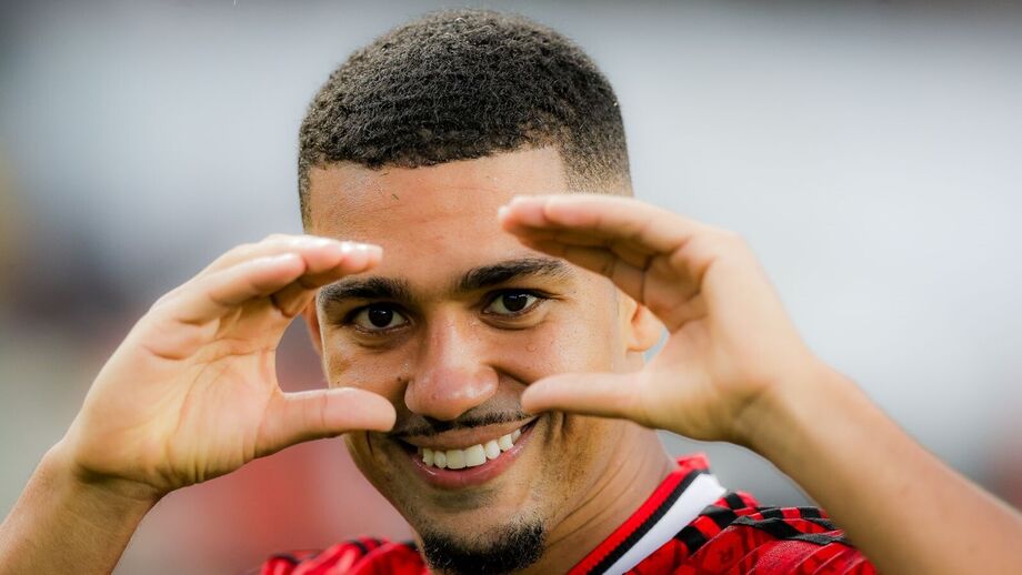 Samuel Lino deu a vitória ao Flamengo