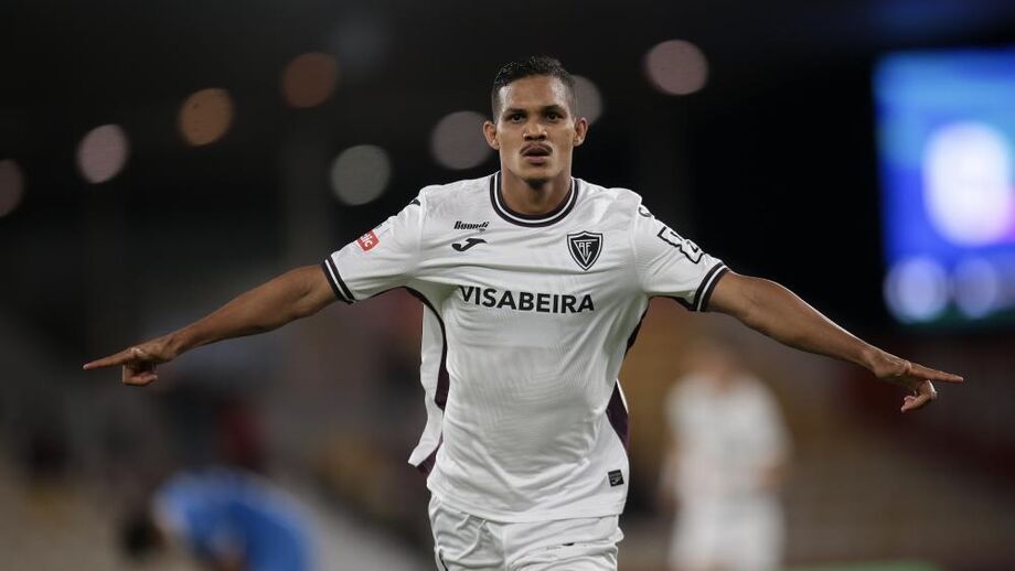 João Guilherme festeja golo