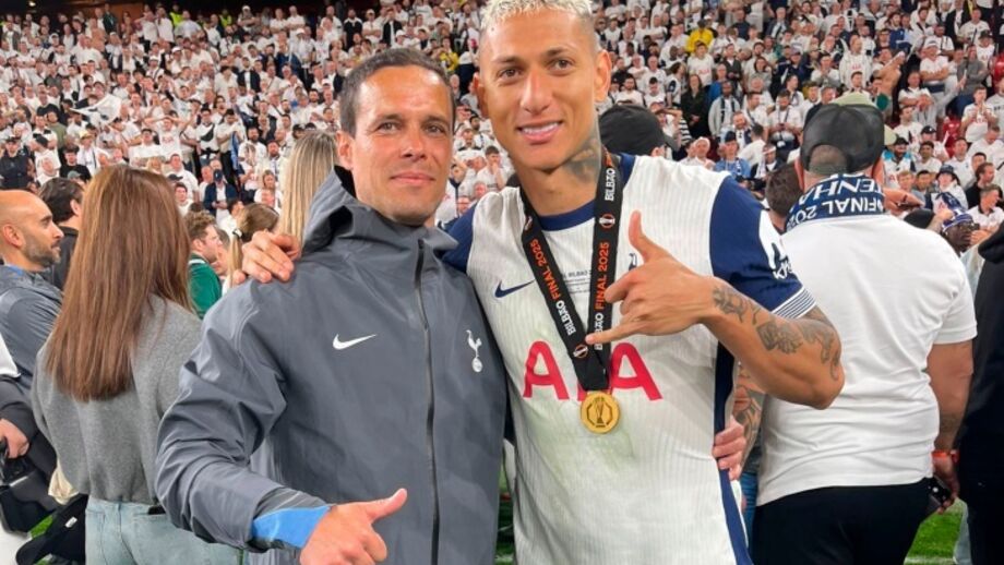 Richarlison com Sérgio Raimundo