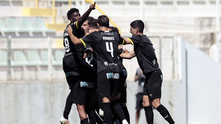 Tondela festeja vitória frente ao Portimonense