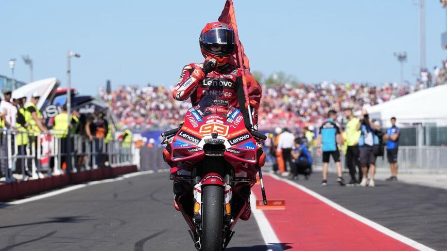 Marc Marquez celebra triunfo em Misano