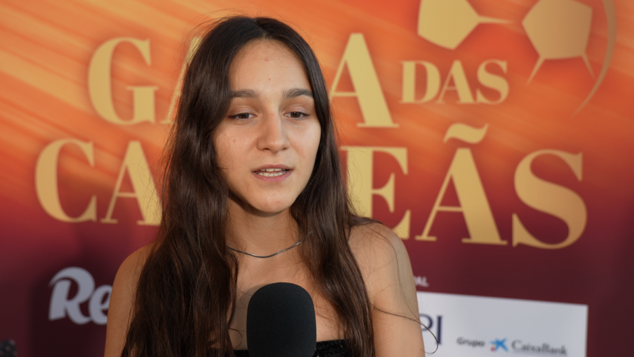 Jovem do Benfica foi eleita a revelação da Liga Placard de futsal feminino