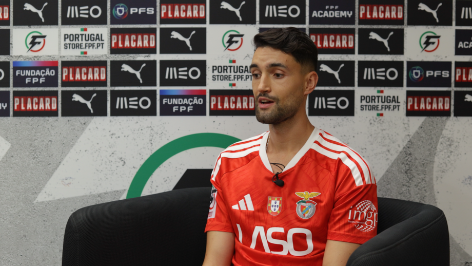Jogador do Benfica no Media Day da Liga Placard