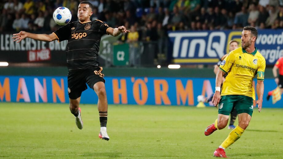 Abdellah Ouazane, extremo do Ajax, frente ao Fortuna Sittard