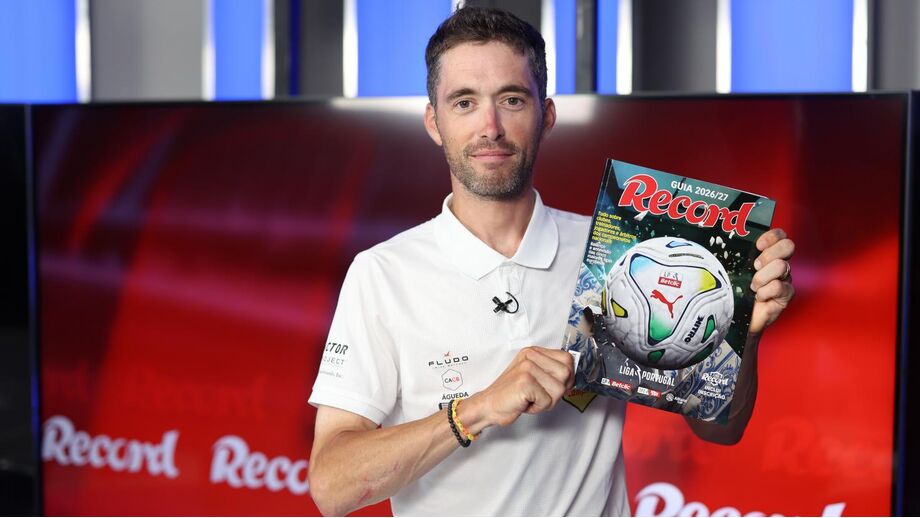 Alexis Guérin com o Guia Record