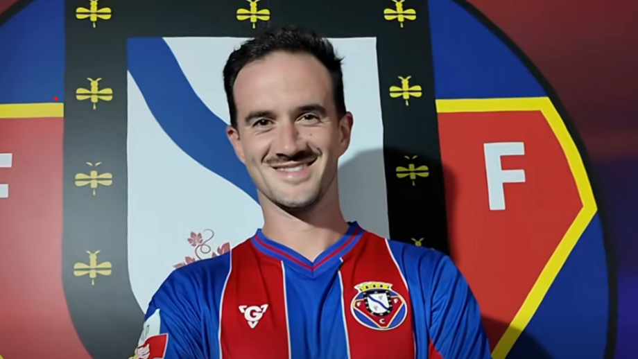 Rui Rampa com a camisola do Felgueiras