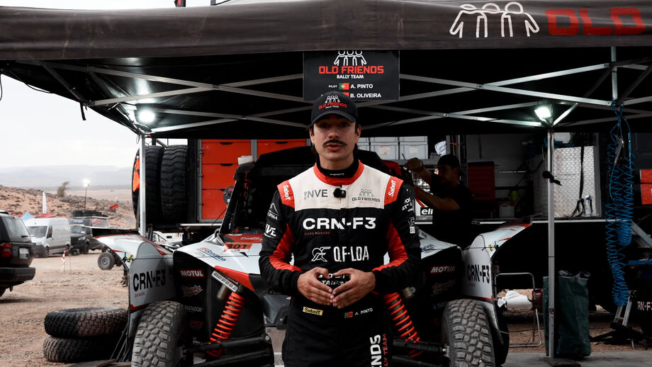 Triunfo na etapa coloca campeão do mundo mais perto da liderança no W2RC