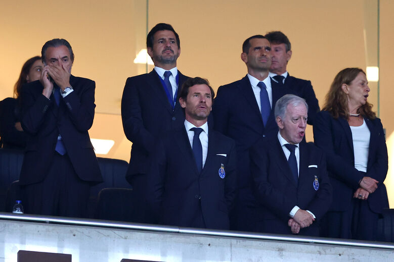Pedro Proença e Jorge Jesus acompanham jogo no Dragão