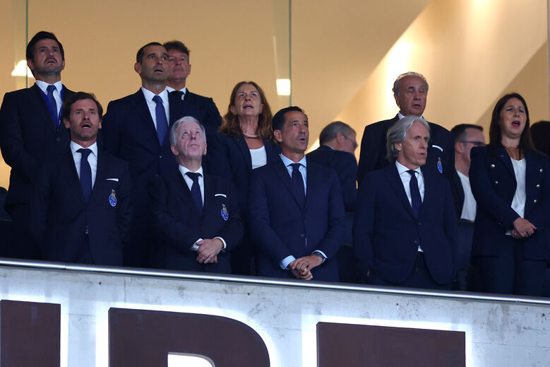 Pedro Proença e Jorge Jesus no Dragão a ver FC Porto-Man. City