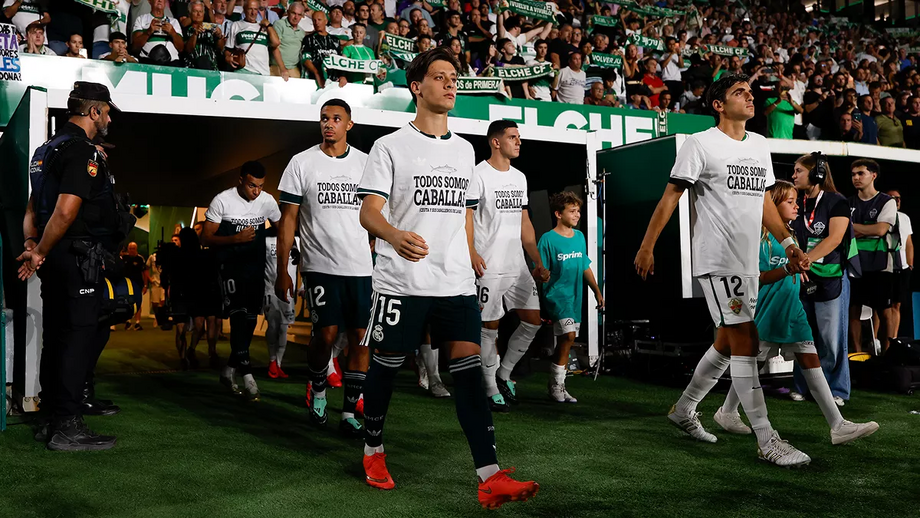 Restantes jogadores mostraram a camisola