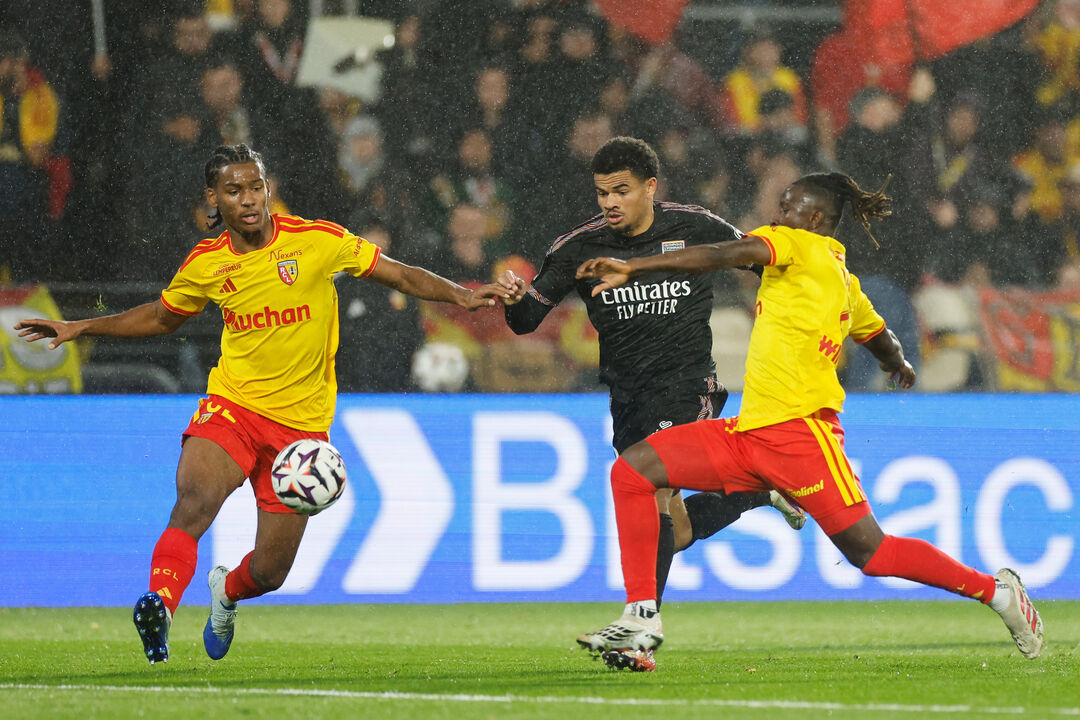 Momento do jogo entre o Lyon e o Lens