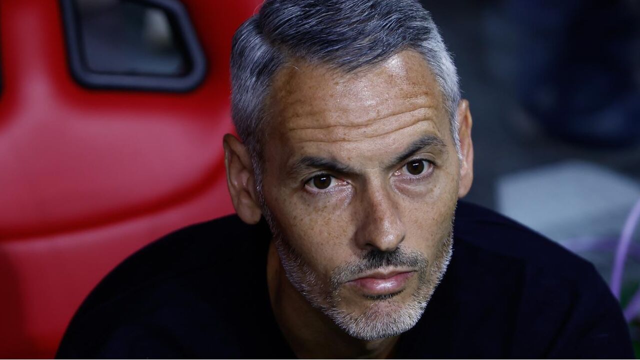 Carlos Vicens reage junto ao banco do Sp. Braga