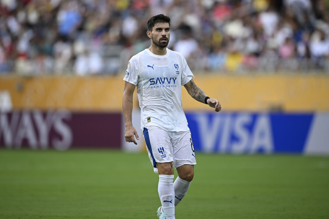 Al Hilal's Ruben Neves (8) follows a play during the Club World Cup quarterfinal soccer match between Fluminense and Al
