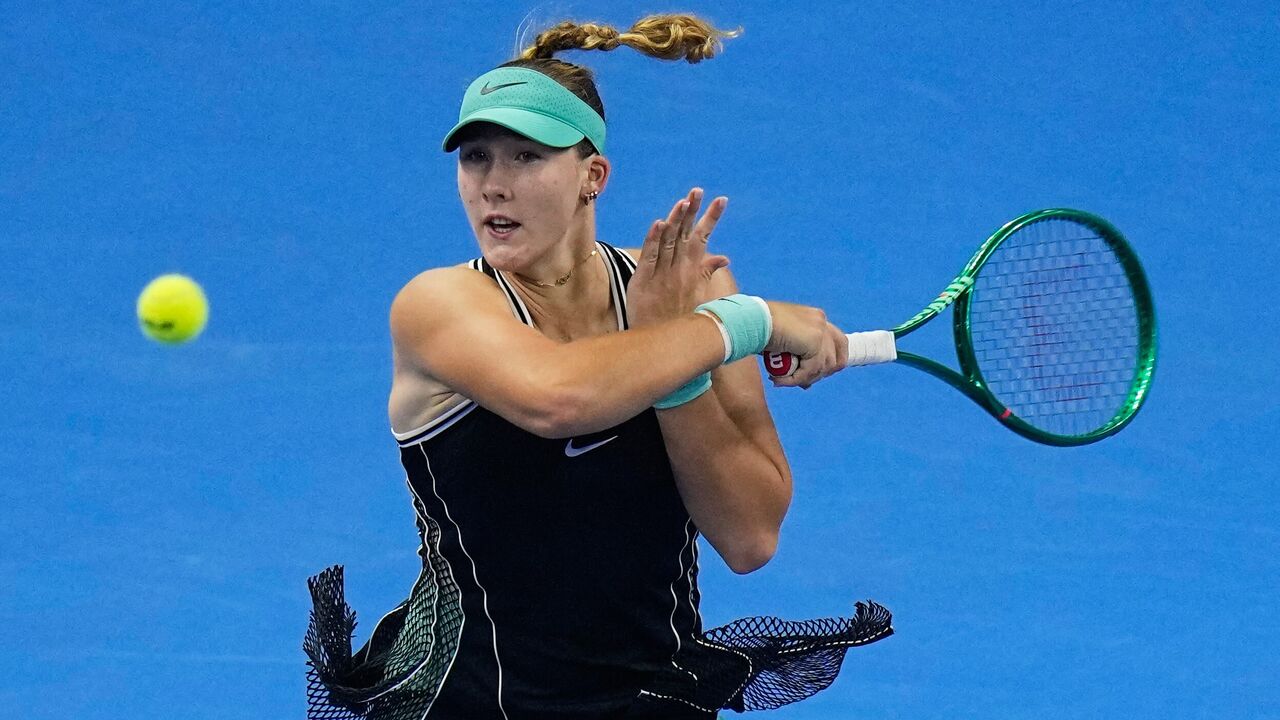 Mirra Andreeva, tenista russa, na final do torneio de Pequim frente a Zheng Qinwen