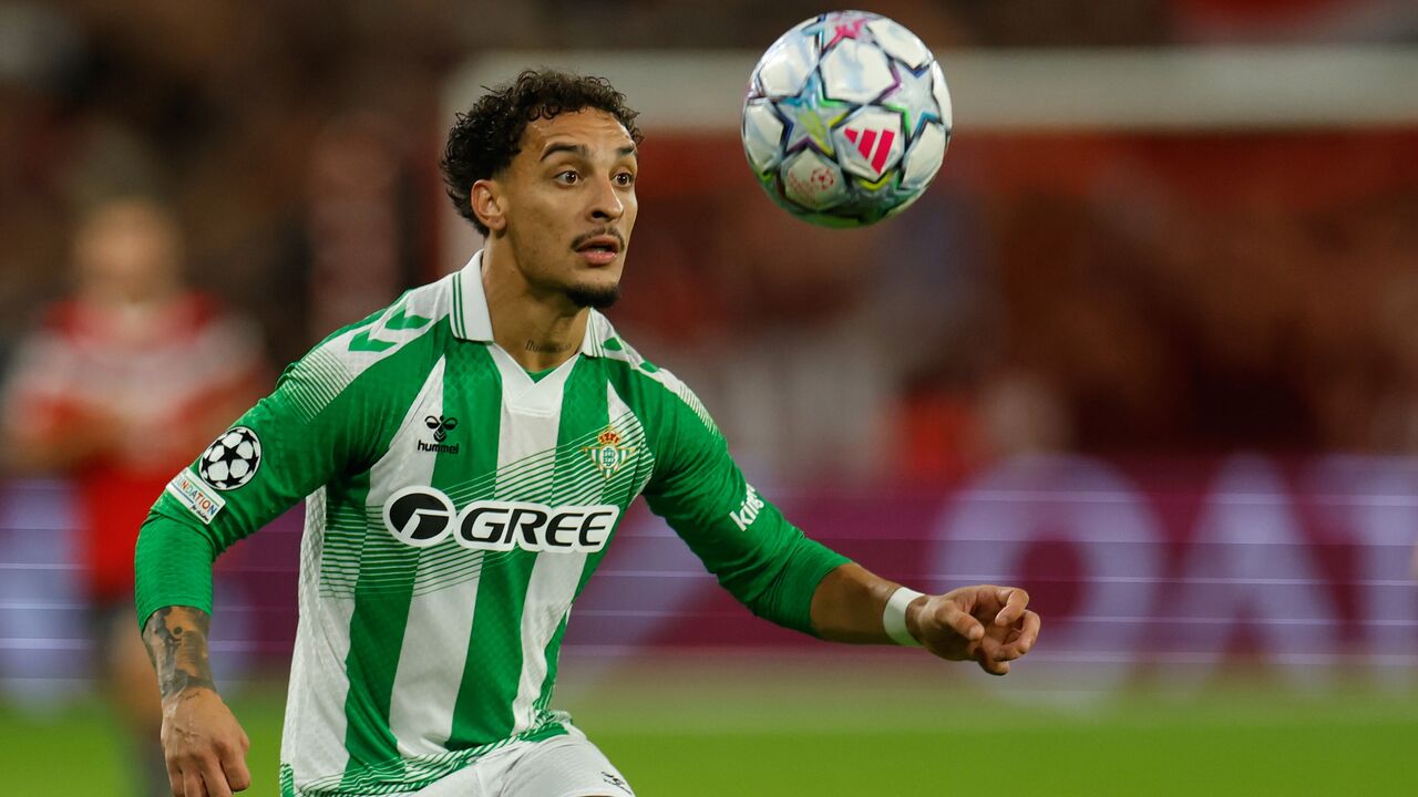 Antony, extremo do Betis