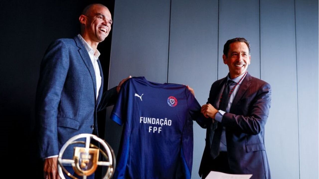 Pepe com Pedro Proença, presidente da FPF