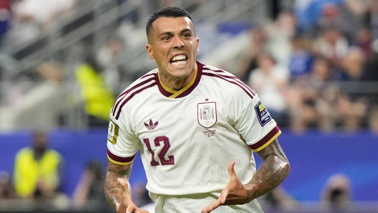 Barcelona atento a Pedro Porro