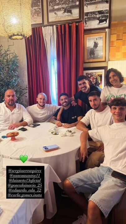 Bruno Tabata reencontra quarteto leonino em jantar