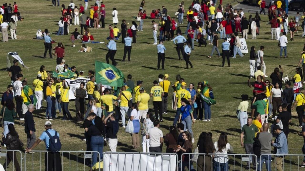 Brasileiros em Lisboa celebram eleição de Lula da Silva