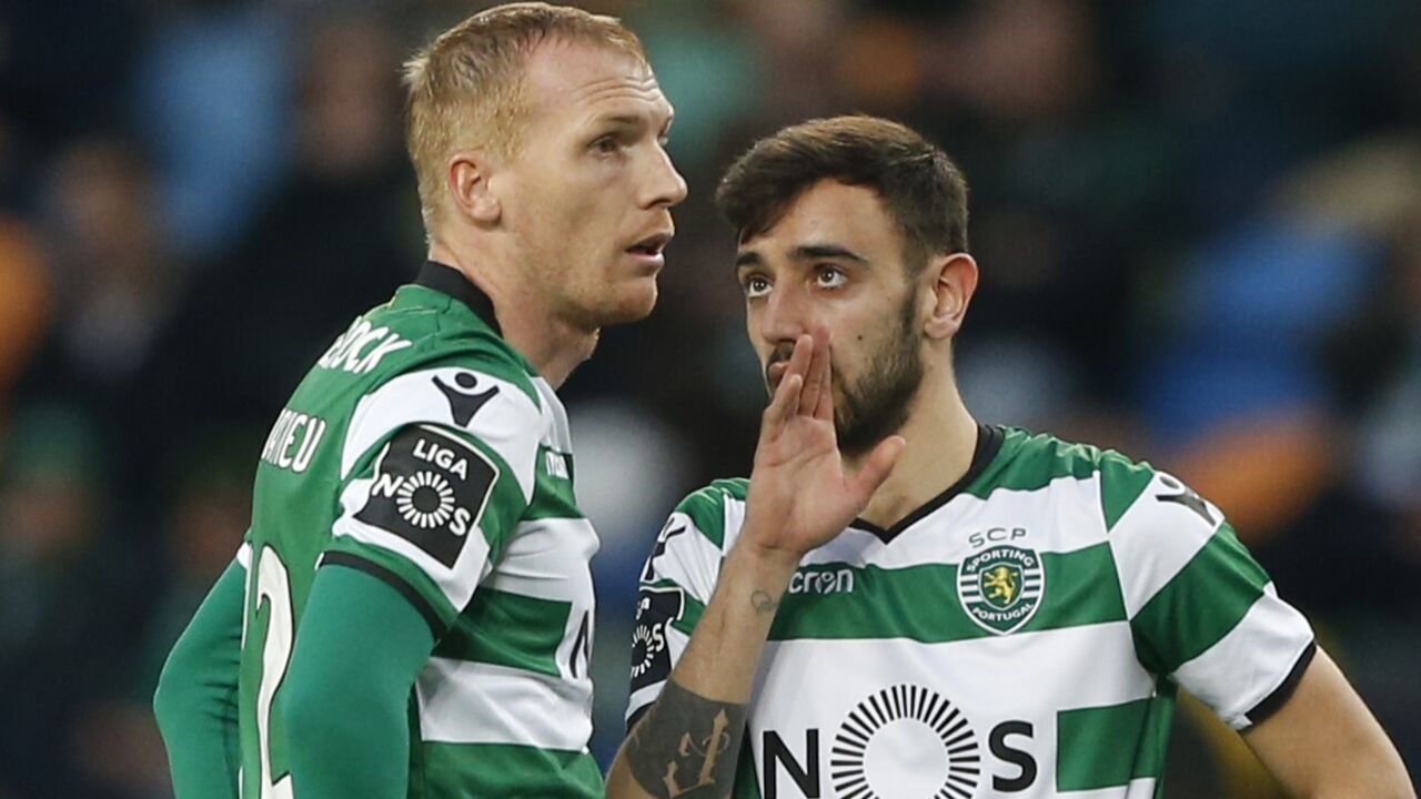 Jérémy Mathieu e Bruno Fernandes em conversa no Sporting em 2018