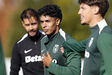 Plantel do Sporting no último treino antes da viagem para Lens