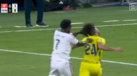 Vinícius Júnior expulso por puxar o cabelo a adversário