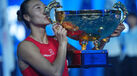 Zheng Qinwen festeja conquista em Pequim