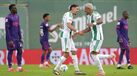 Diogo Bezerra celebra golo pelo Rio Ave frente ao Nacional com Sellouki