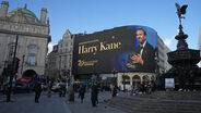 Outdoor de parabéns a Harry Kane em Picadilly Circus