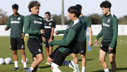 Plantel do Sporting no último treino antes da viagem para Lens