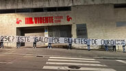 Claques do V. Guimarães exibem tarjas em Barcelos