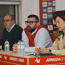 <![CDATA[ Carlos Fangueiro ao lado de Andr� Castro na sess�o de esclarecimentos da SAD do Leix�es ]]>