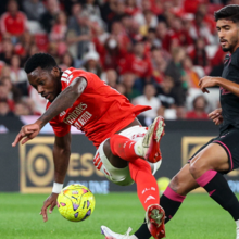 <![CDATA[ Jhon Dur�n e o remate na atmosfera: �N�o volto a chutar com a direita� ]]>