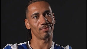 Campeão mundial de judo e vegano: Chris Smalling 'apresenta-se' no FC Porto