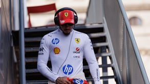Lewis Hamilton sai em defesa da Ferrari