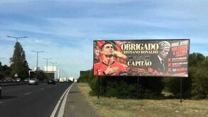 «Serás sempre o nosso capitão»: painel publicitário em Lisboa elogia Cristiano Ronaldo e critica Jorge Jesus 