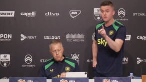 Momento tenso na conferência de imprensa de Heimir Hallgrimsson
