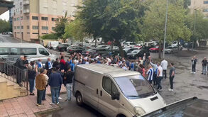 André Villas-Boas recebido por dezenas de portistas na chegada a Chaves