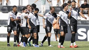 Farense goleia Chaves