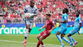 Lionel Mpasi ao serviço da RD Congo frente a Portugal no Mundial'2026