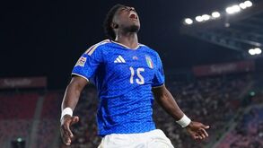 Issa Doumbia comemora golo