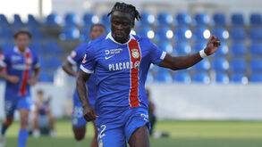 Isaac James leva 7 jogos com duas assistências pelo Alverca