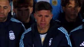 Enzo Fernández desaba em lágrimas no adeus de Messi