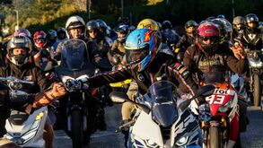 Invasão de motards em apoio a piloto Miguel Oliveira