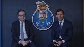 Pereira da Costa e Villas-Boas esta manhã na apresentação do relatório e contas