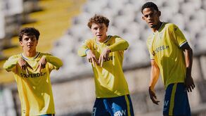 Jaime Costa (no centro) marcou o golo da vitória do Estoril frente ao Sporting